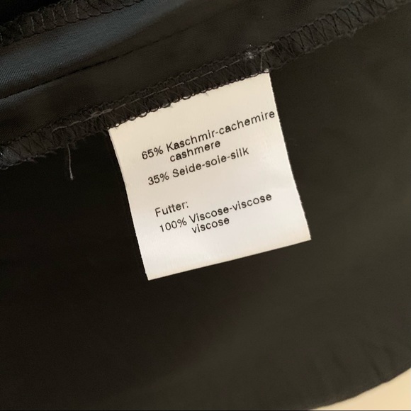 Akris • 8 • Pleated Front Cashmere Silk Charcoal Skirt - Picture 6 of 6